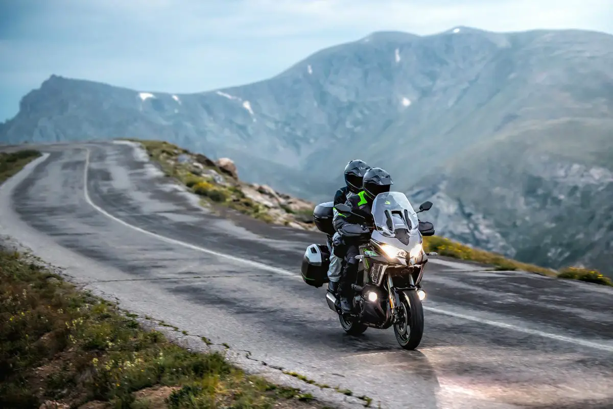 2025 Kawasaki Versys 1100SE