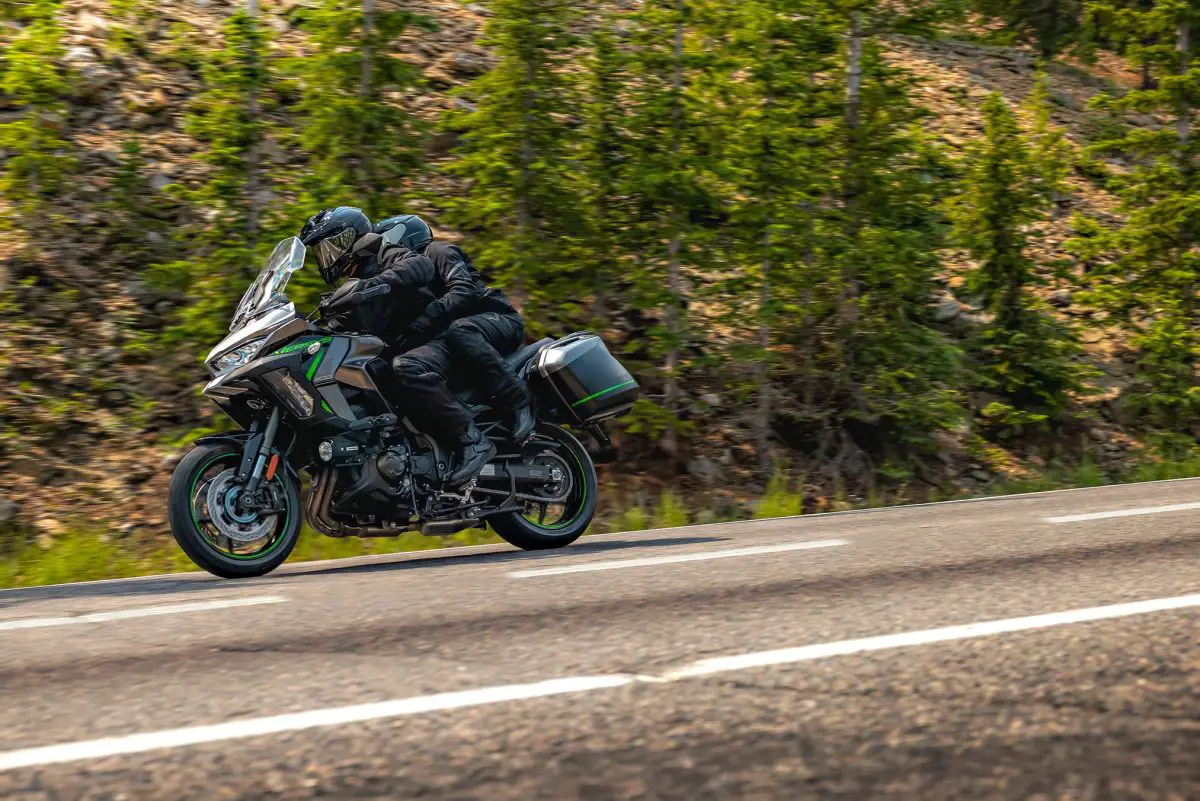 2025 Kawasaki Versys 1100SE