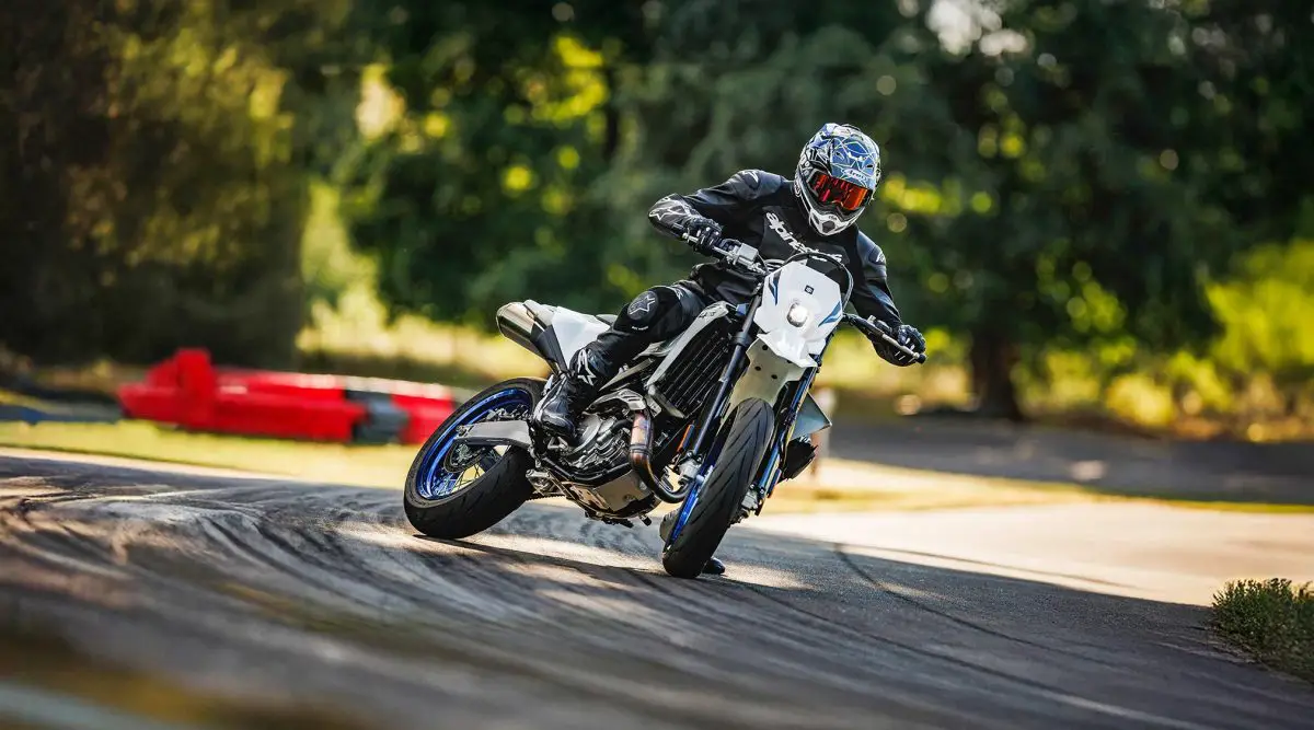 2025 Suzuki DR-Z4SM