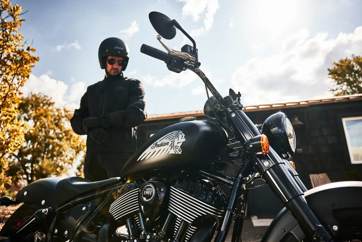 2025 Indian Chief Bobber Dark Horse