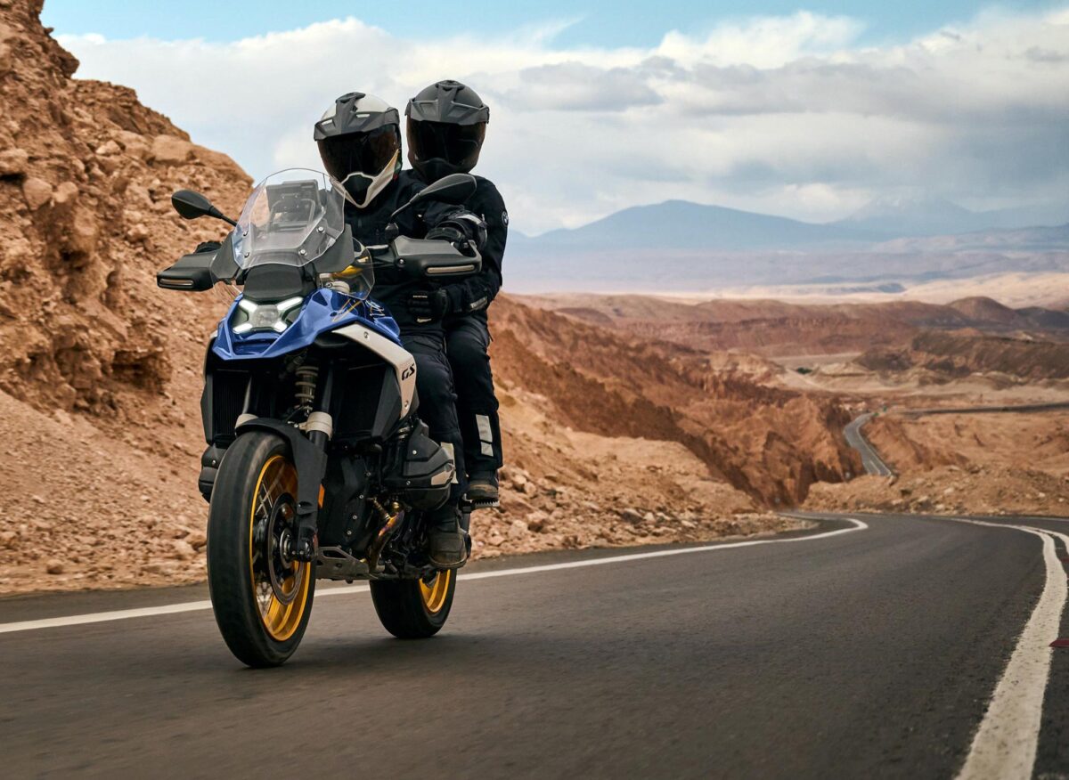 2026 BMW M1000XR