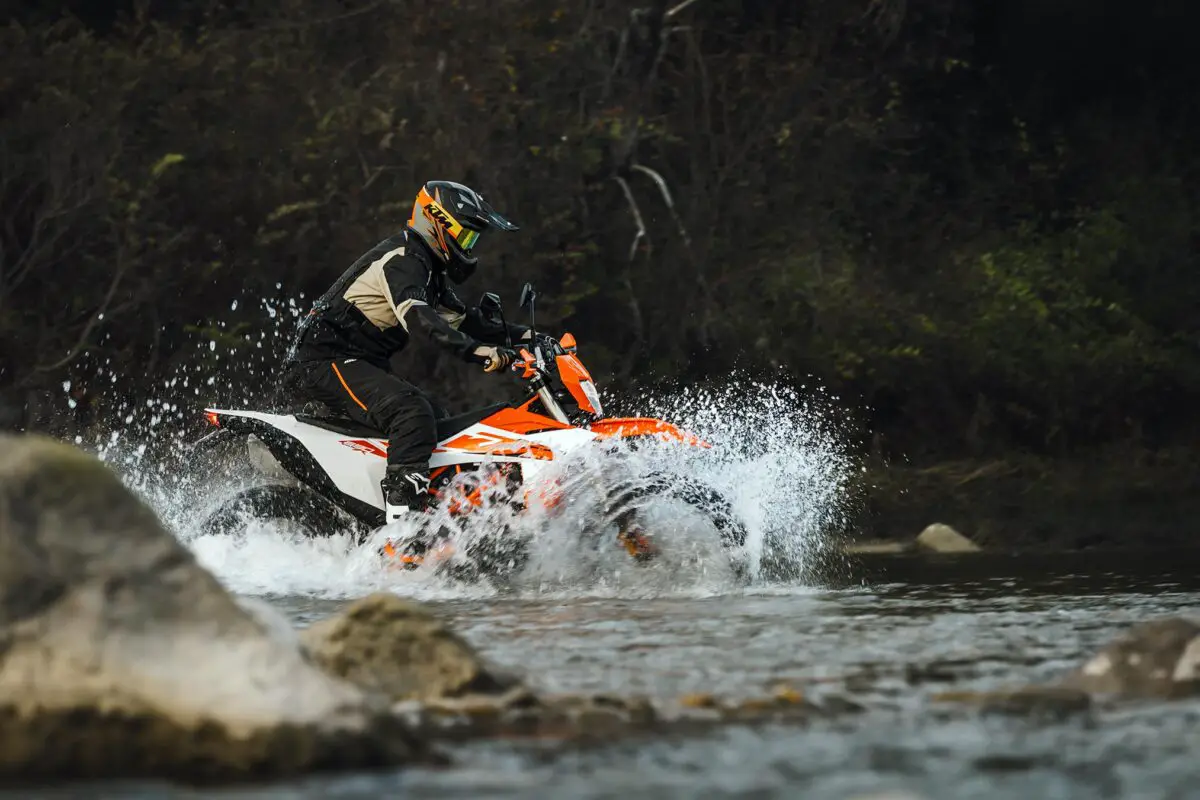 2026 KTM 690 Enduro R