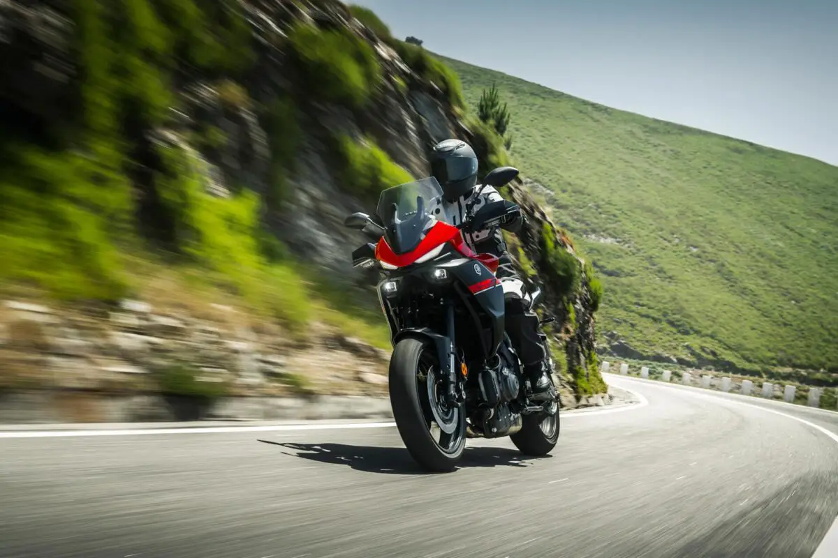 2026 Yamaha Tracer 7 Y-AMT