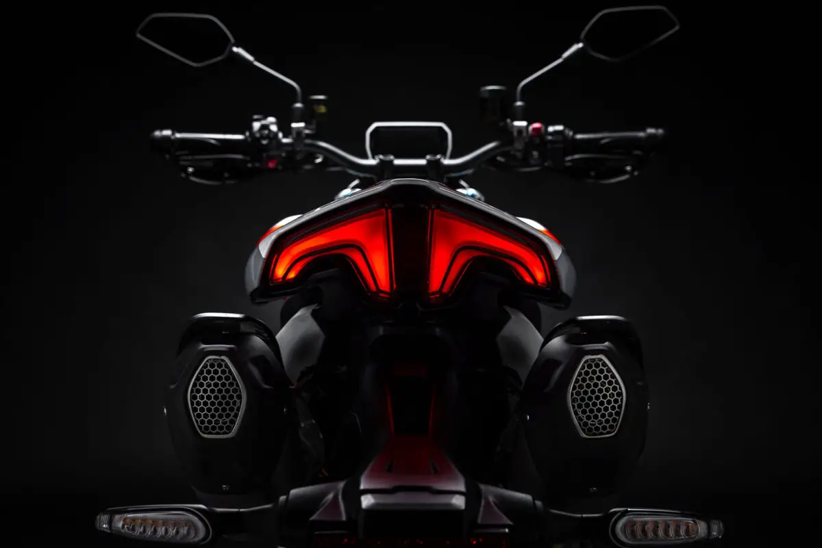 2026 Ducati Hypermotard v2 SP